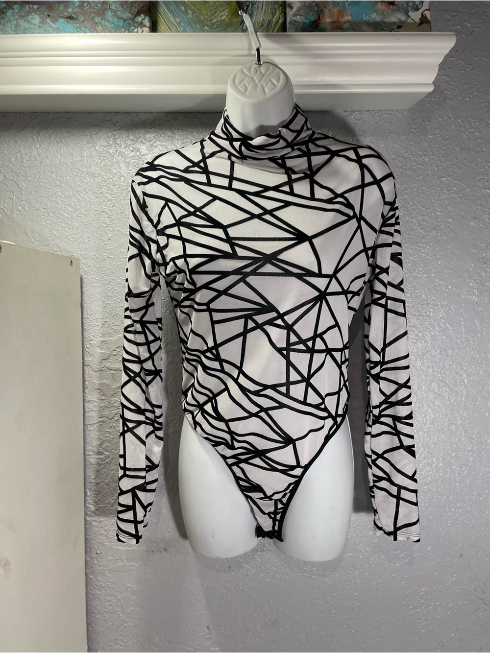 Women’s Black & White Geometric Long-Sleeve Bodysuit